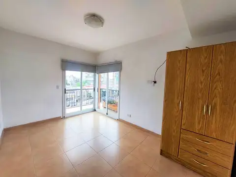 Casa en Alquiler con 1 cochera