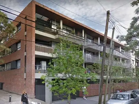 IMPECABLE DEPTO 3 AMB C/BAÑO Y TOILETTE. COCHERA Y BALCON