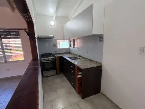 Casa 3 ambientes con 1 baño