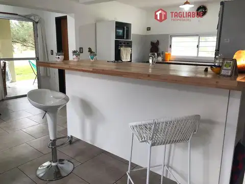 Casa 5 ambientes con 2 baños