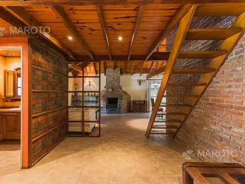 Casa en Venta con 4 cocheras