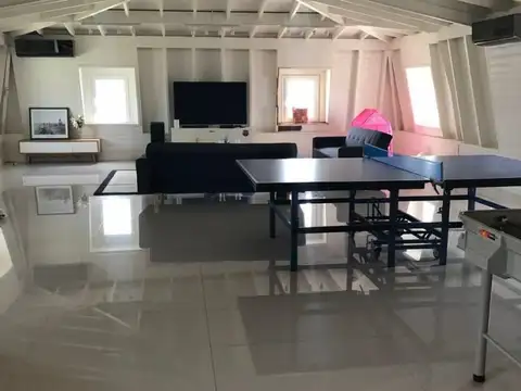 Casa en Alquiler en La Lomada De Pilar, $ 8.000