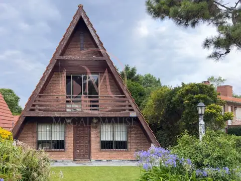 Casa Alpina Zona iglesia a metros del mar