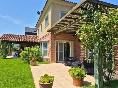 Casa en Venta, 4 dormitorio, en Barrio Los Castores, Nordelta