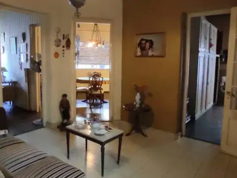 Casa 6 ambientes con 1 baño