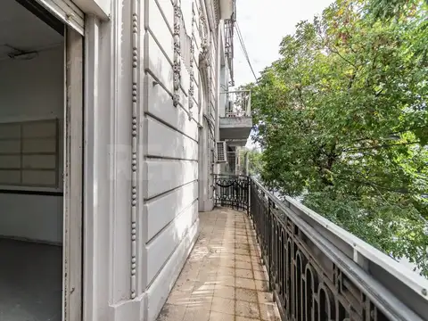 Avenida Rivadavia 6400