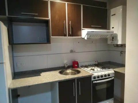 DEPARTAMENTO AMPLIOS 2 AMB. SUPER LUMINOSO- BAJAS EXPENSAS