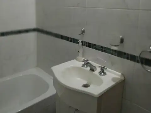 DEPARTAMENTO AMPLIOS 2 AMB. SUPER LUMINOSO- BAJAS EXPENSAS