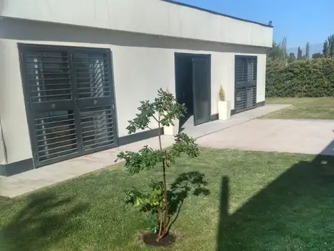 Casa 3 ambientes con 2 baños