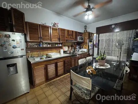 Casa 6 ambientes con 3 baños