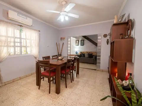 SE VENDE CASA INTERNA MUY GRANDE EN BARRIO ROMA
