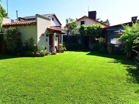 Casa 6 ambientes con 2 baños