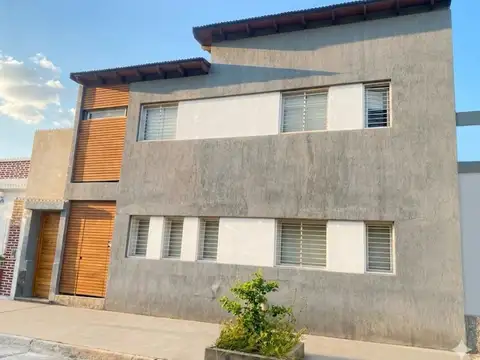 VENTA PH 5 AMBIENTES MODERNO EN SAENZ PEÑA
