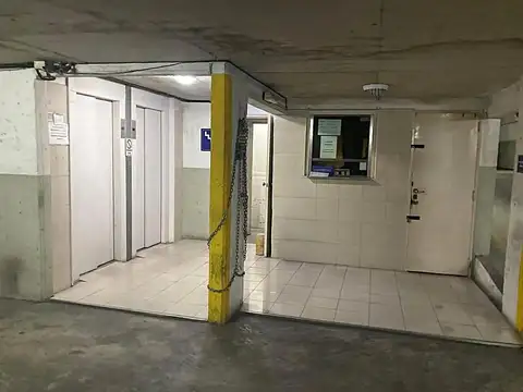 Cochera en Venta con acceso Ascensor