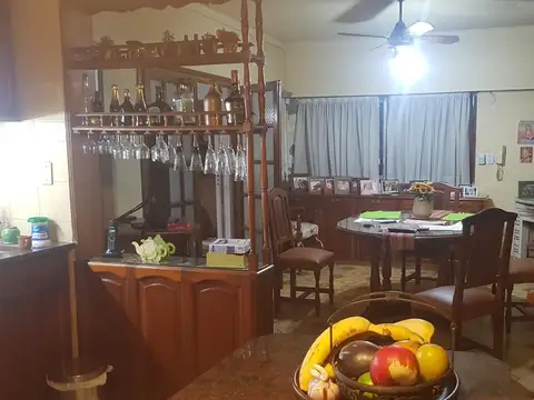 Casa en Venta con 3 cocheras