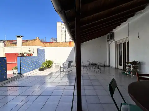 Venta - Ph 4 Ambientes C/ Galería y Terraza - 1er Piso X Escalera - 264 m² Totales - La Paternal