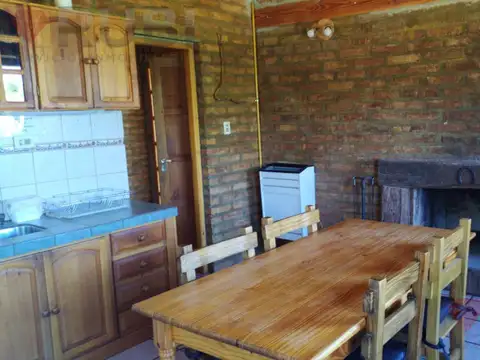 COMPLEJO DE 2 CABAÑAS Y GALPÓN A ORILLAS DEL RIO CHIMEHUIN HUECHULAFQUEN NEUQUÉN