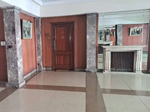 Departamento 3 amb. 2 baños Cochera y patio