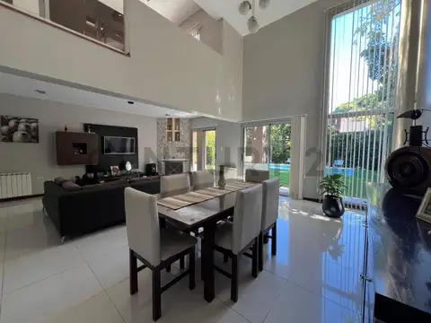 Casa en Venta en Juan María Gutiérrez, USD 440.000