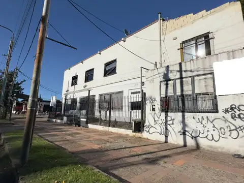 Avenida Cervantes Y Avenida Isidoro Iriarti