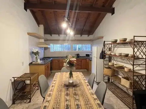 Casa en Alquiler en De Vicenzo Chico, $ 1.300.000