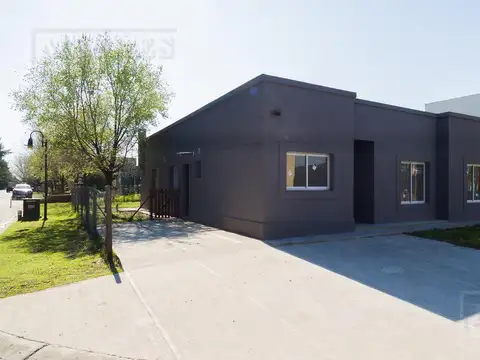 Casa en venta desarrollada en una planta -  La Comarca, Bancalari.