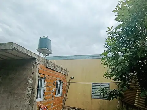 Casa 5 ambientes con 1 baño