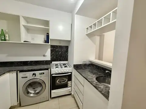 EN VENTA || MONOAMBIENTE CON BALCÓN AL FRENTE - BARRIO LOURDES