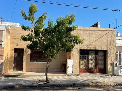 VENTA CASA 2 DORM CON ESCRITURA + DEPARTAMENTO A REESTRUCTURAR