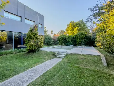 Venta de casa 5 ambientes con pileta, La Armonia, Mar Chiquita.