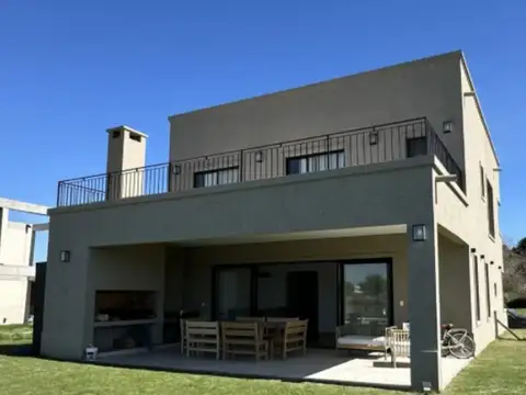 Casa en Alquiler de 5 dormitorios