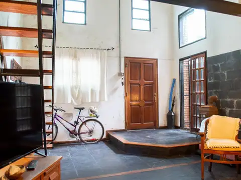 Depto Tipo Casa en Venta 50 años