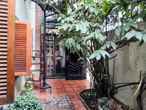 Depto Tipo Casa en Venta 50 años