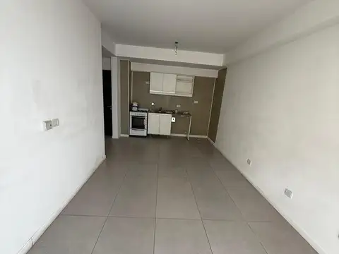 3 AMBIENTES AL FRENTE - 6TO. PISO - BALCON CORRIDO - LUMINOSO - A ESTRENAR
