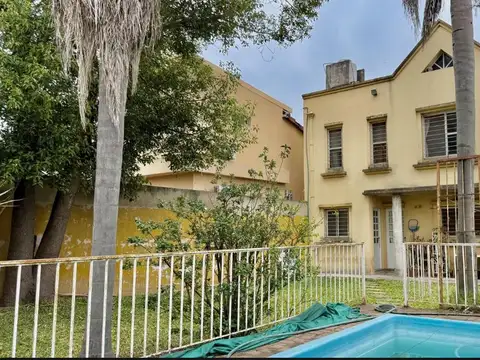 Venta Casa 3 dormitorios Apto Credito Hipotecario Cochera Jardin Pileta Granadero Baigorria