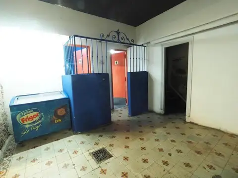 Moreno e/ Tacuari y Bernardo de Irigoyen