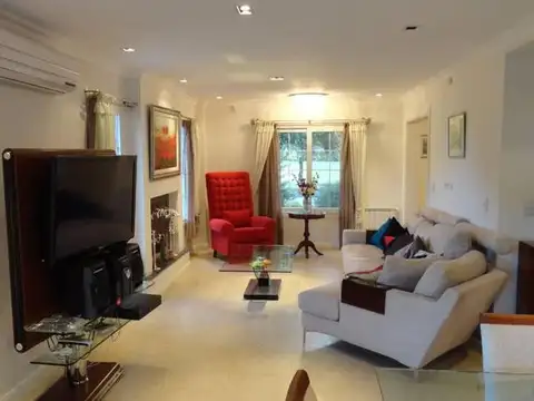 Casa 10 ambientes con 8 baños