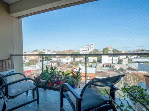 Departamento de 3 ambientes con cochera en  Moreno zona oeste centro  