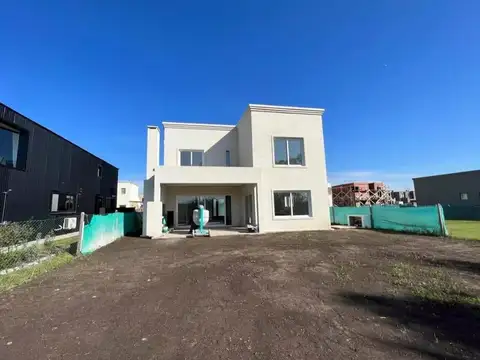 Casa en venta en Vila Marina 2