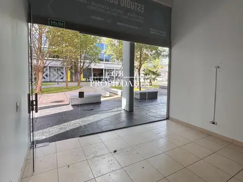 Alquiler de Local en 46 Plaza, Pilar