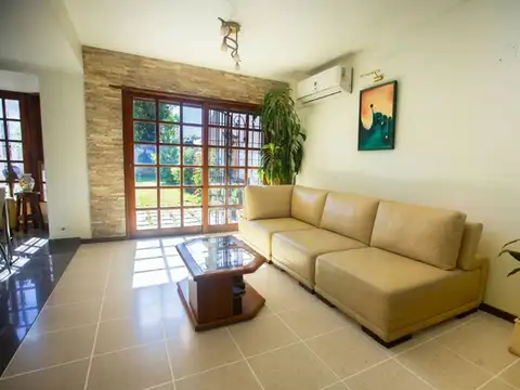 Venta Casa 6 Amb Villa del Parque Jardin y Cochera