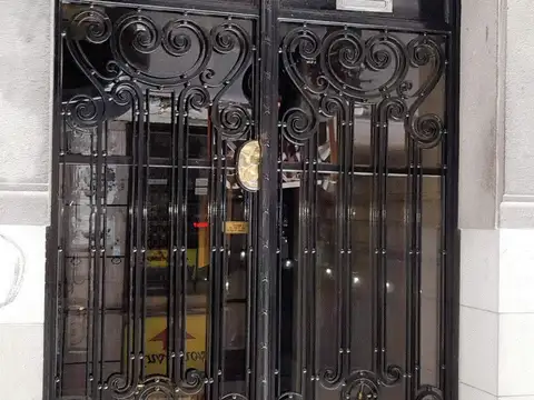 Pte H Yrigoyen 1200, Piso 1