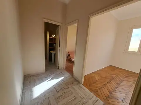 Avenida Hipólito Yrigoyen 2700