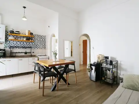 VENTA PH 3 AMB. CON PATIO EN PLANTA BAJA - FLORES