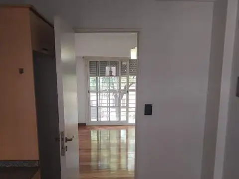 Simbrón 3500, Piso 1°