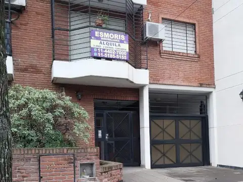 DEPARTAMENTO 3 AMB. AL FRENTE CON BALCÓN Y COCHERA