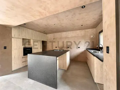 HERMOSA CASA EN VENTA BARRIO PRIVADO