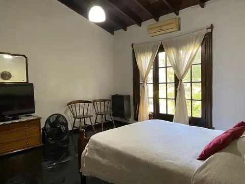 CASA QUINTA CON EXCELENTE JARDIN! 3300mts lote, ARBOLES!