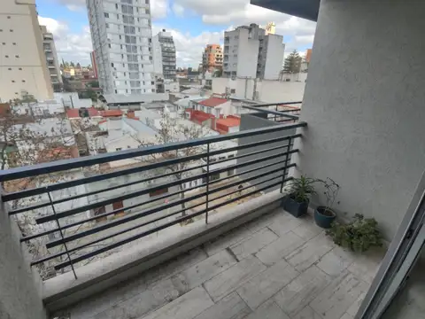 Monoambiente con bañcón y vista panorámica - José Bonifacio 3000