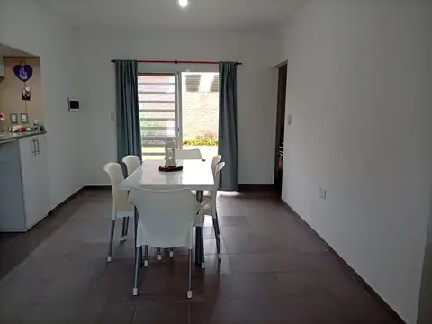 Casa en Venta en Angel Gallardo, USD 78.000
